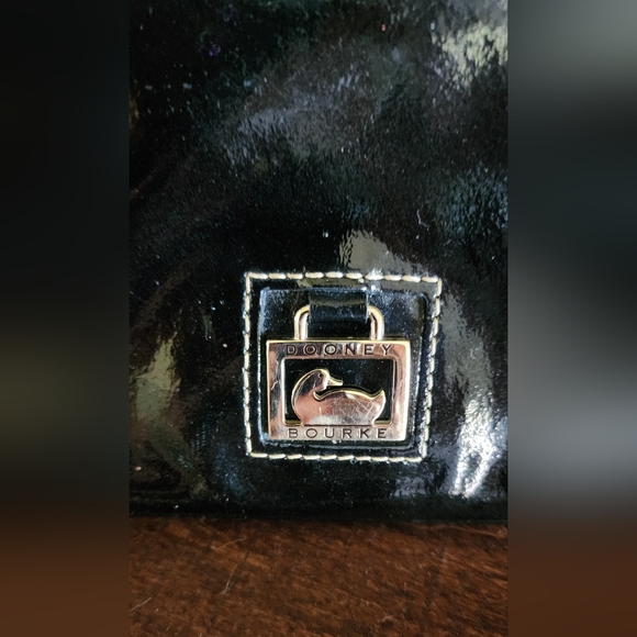Dooney & Bourke - Picture 2 of 5
